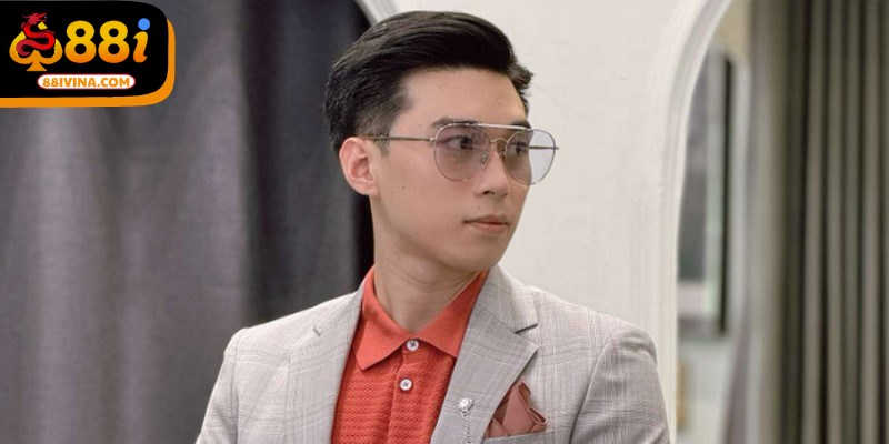 Tư duy của tác giả luôn hướng tới một tương lai dài hạn